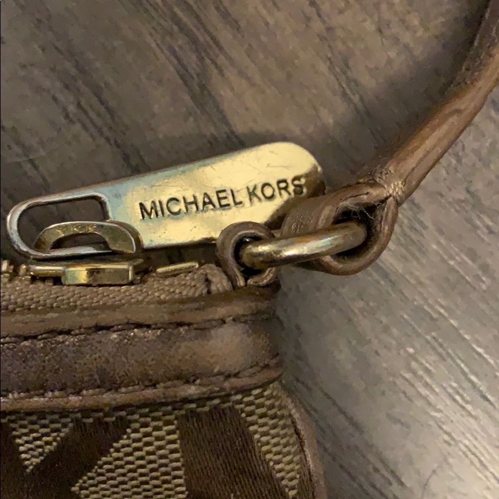 Michael Kors gold wristlet - Picture 4 of 8